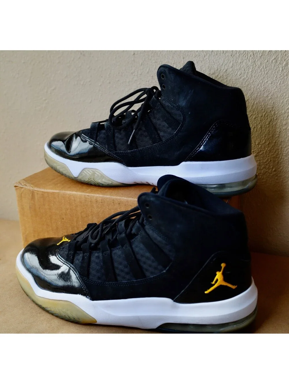 Size 11.5 - Air Jordan Max Aura Black Gold Mens Authenticated